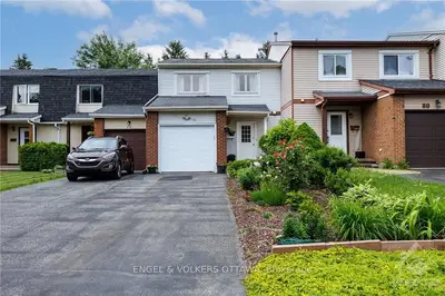 Att/Row/Townhouse in Barrhaven