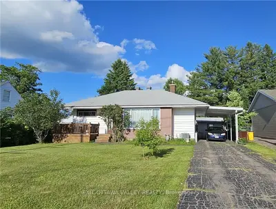 Detached in Pembroke