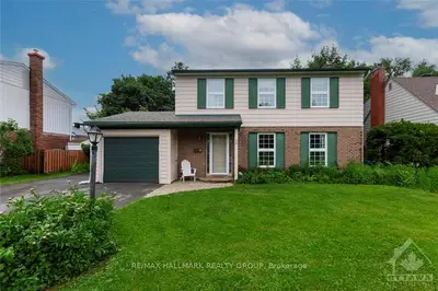Detached in South of Baseline to Knoxdale