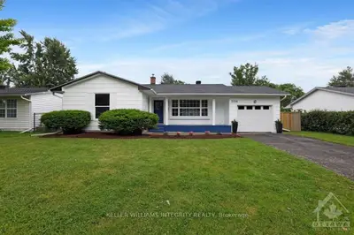 Detached in Beacon Hill North - South and Area