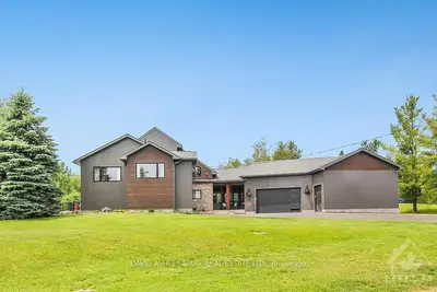 Detached in Beckwith