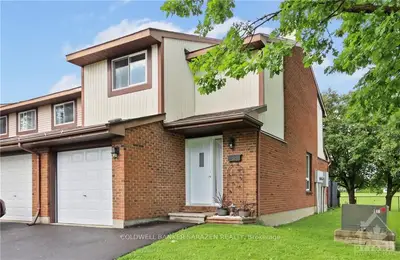 Condo Townhouse in Kanata