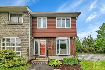 Condo Townhouse in Hunt Club - Windsor Park Village and Area