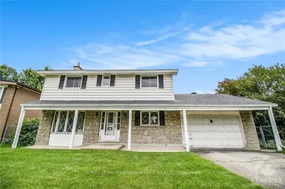 Detached in Crystal Bay - Rocky Point - Bayshore