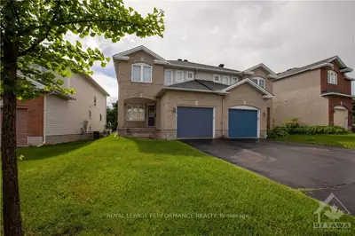 Semi-Detached in Beacon Hill North - South and Area