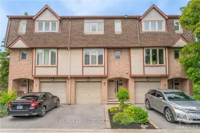Condo Townhouse in Kanata