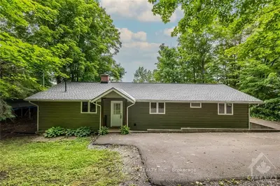 Detached in Constance Bay - Dunrobin - Kilmaurs - Woodlawn