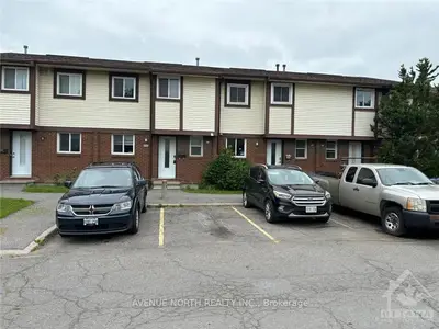 Condo Townhouse in Cyrville - Carson Grove - Pineview