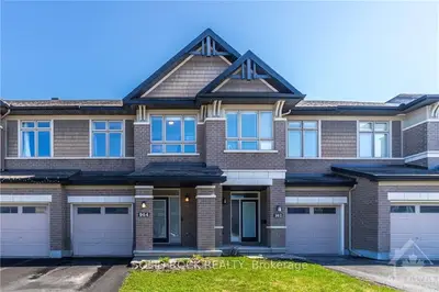Att/Row/Townhouse in Barrhaven