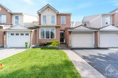 Att/Row/Townhouse in Orleans - Convent Glen and Area