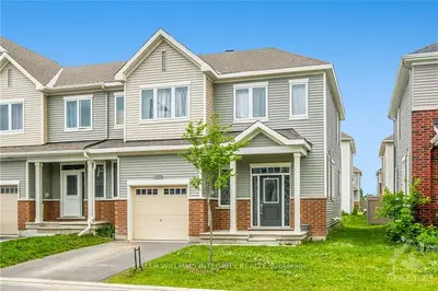 8 Darvoy Mews, Orleans - Convent Glen And Area, On K1w 0m6