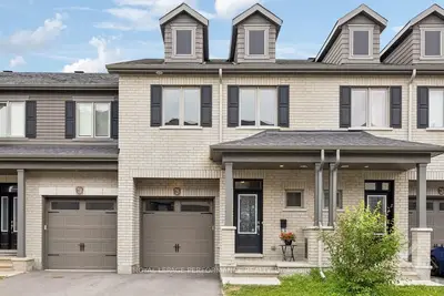Att/Row/Townhouse in Blossom Park - Airport and Area
