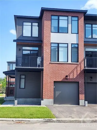 Att/Row/Townhouse in Blossom Park - Airport and Area