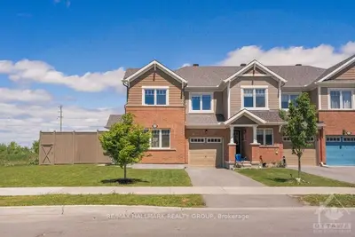 Att/Row/Townhouse in Barrhaven