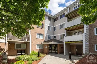 260 Brittany Drive 404, Manor Park - Cardinal Glen And Area, On K4k 1m2