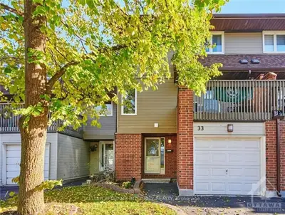 Condo Townhouse in Hunt Club - Windsor Park Village and Area