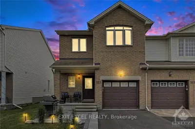Att/Row/Townhouse in Kanata