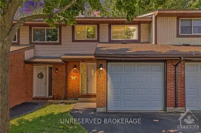 Condo Townhouse in Kanata