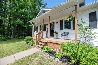 Detached in Laurentian Hills