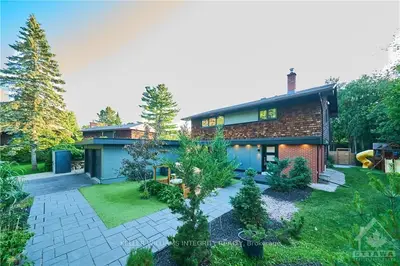 Detached in Kanata
