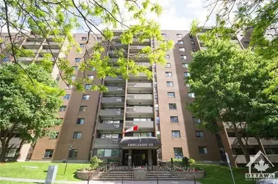 1100 Ambleside Drive 102, Woodroffe, On K2b 8g6