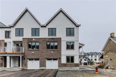 Att/Row/Townhouse in Stittsville - Munster - Richmond