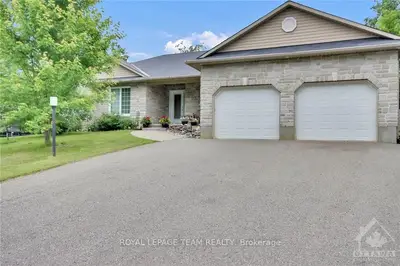 Detached in Greely - Metcalfe - Osgoode - Vernon and Area
