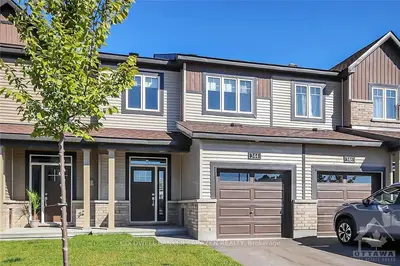 Att/Row/Townhouse in Barrhaven