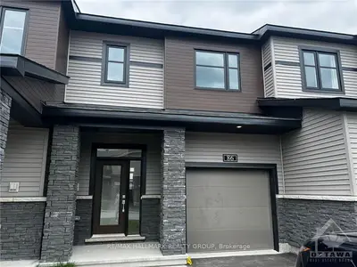 Att/Row/Townhouse in Kanata