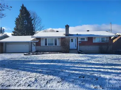 49 Sherry Lane, South Of Baseline To Knoxdale, On K2g 3l4