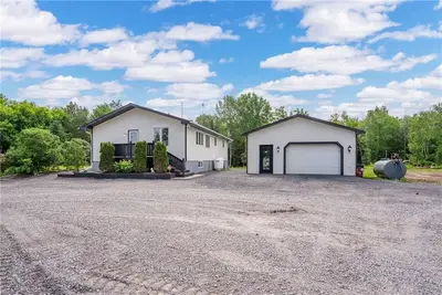 Detached in North Stormont