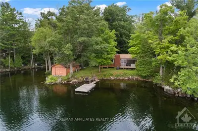 Detached in Frontenac