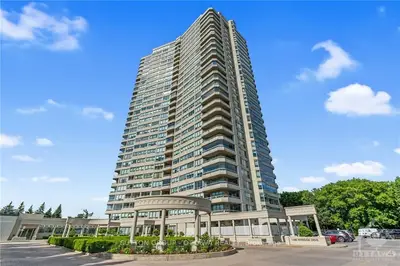 Condo Apartment in Alta Vista and Area