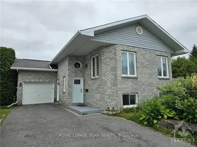 Detached in Kanata