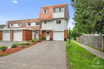 Condo Townhouse in Overbrook - Castleheights and Area