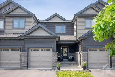 Att/Row/Townhouse in Kanata