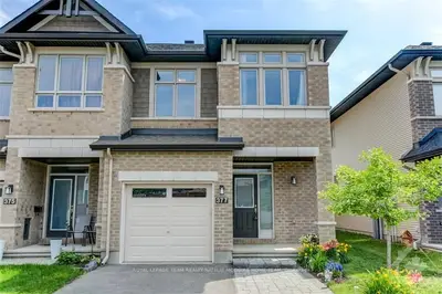 Att/Row/Townhouse in Blossom Park - Airport and Area