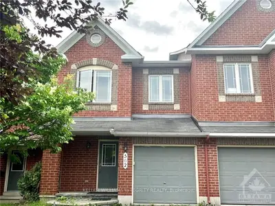 Att/Row/Townhouse in Kanata