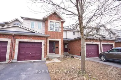 Att/Row/Townhouse in Kanata