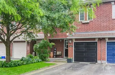 Att/Row/Townhouse in Kanata