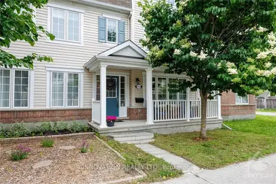 Att/Row/Townhouse in Stittsville - Munster - Richmond