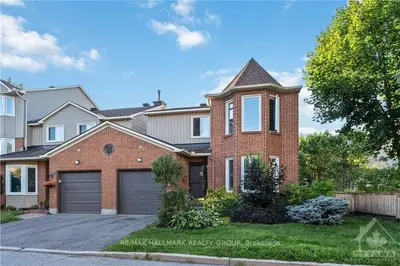 Condo Townhouse in Hunt Club - Windsor Park Village and Area
