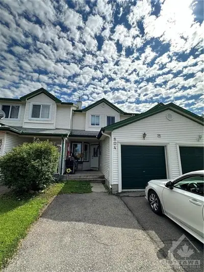 Att/Row/Townhouse in North Grenville