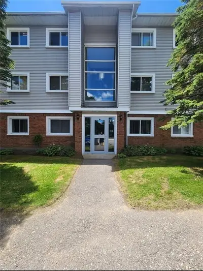 Condo Apartment in Smiths Falls