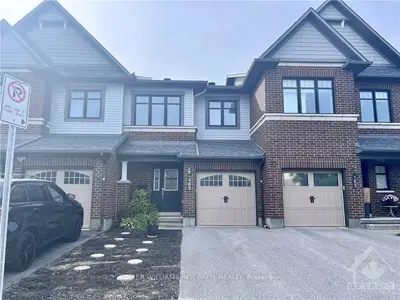 Att/Row/Townhouse in Kanata