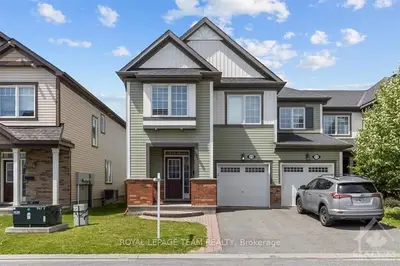 Att/Row/Townhouse in Kanata