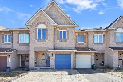 Att/Row/Townhouse in Barrhaven