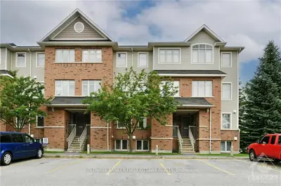 Condo Apartment in Barrhaven