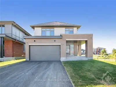 874 Moses Tennisco Street, Manor Park - Cardinal Glen And Area, On K1k 5a2