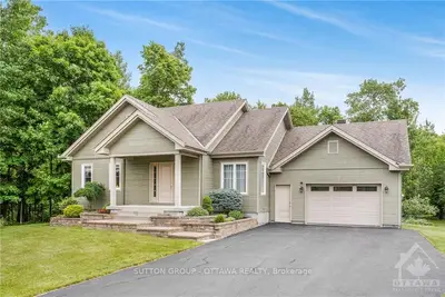 Detached in Hawkesbury